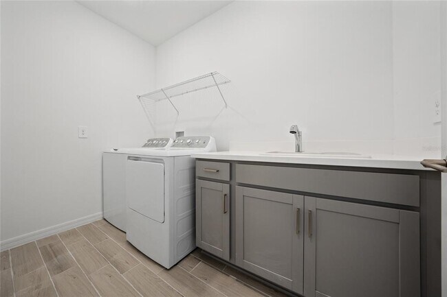 Building Photo - 5148 Goldfinch Dr