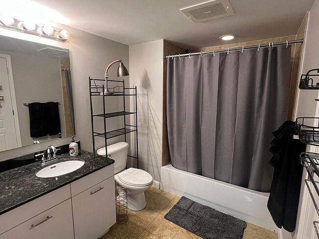 Building Photo - "Chic 1-Bedroom Retreat in Downtown Tallahassee – Perfectly Appointed at 703 Sq Ft!"