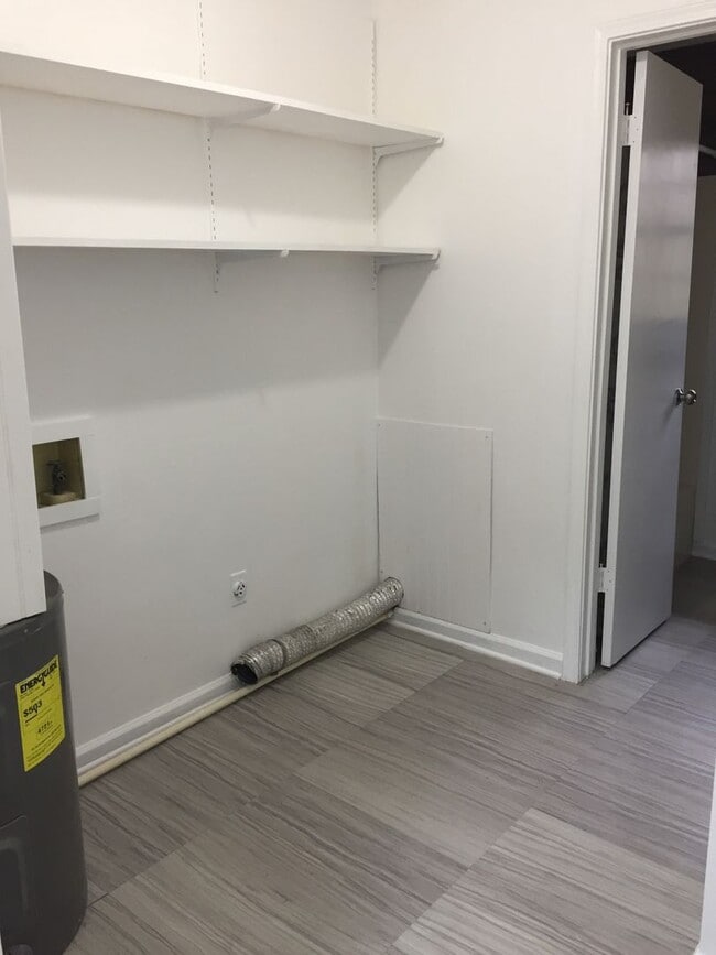 Building Photo - 95 Walenda Dr NW