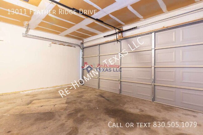 Building Photo - 13011 Feather Ridge Dr