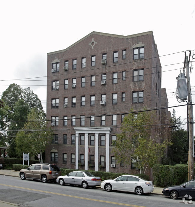 The Colonial House 167 Centre Ave New Rochelle NY 10805 Apartment