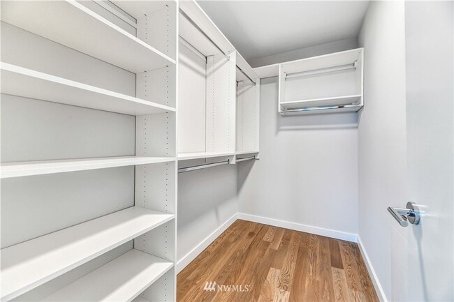 Building Photo - 2Bd/2Ba Seattle Townhouse