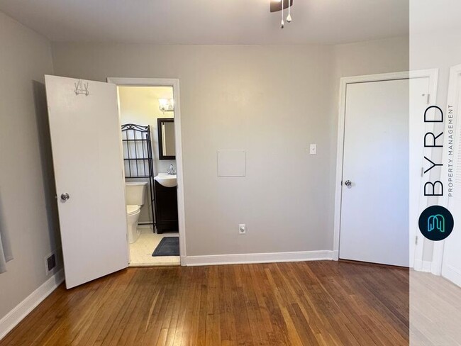 Building Photo - 5000 Jessup Rd