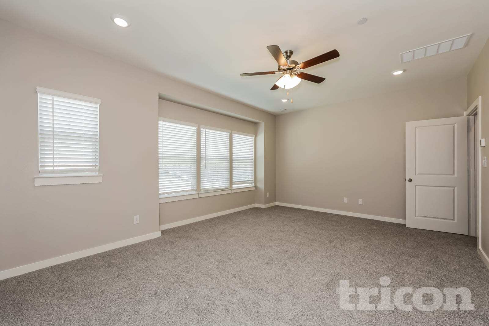 Building Photo - 3020 Whitetail Ln