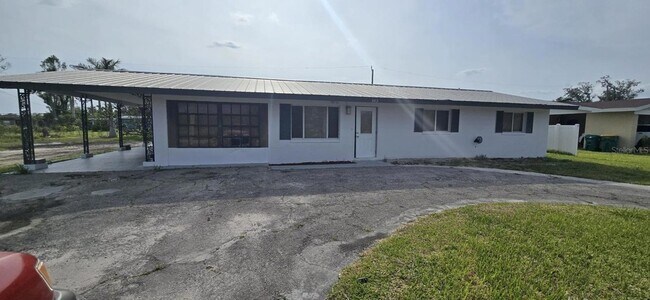 Building Photo - 3413 Areca St