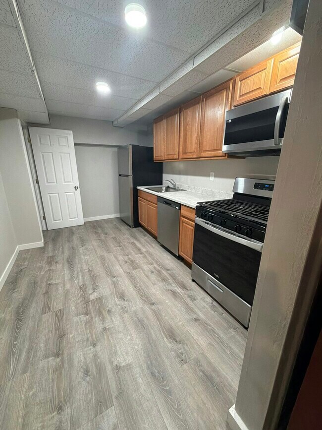 Building Photo - 2906 S Stuart Way
