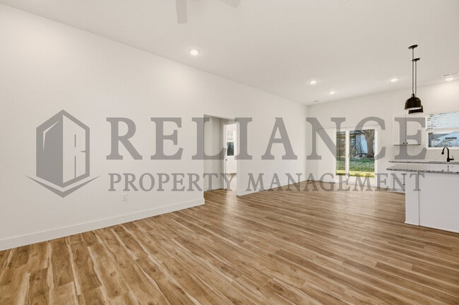 Building Photo - 501 Elmwood St