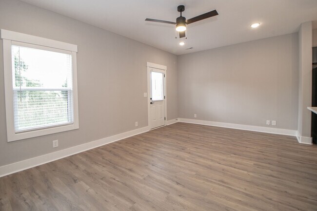 Building Photo - 1604 Jonathan Wade Cir