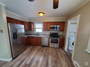 Building Photo - 6 Grove Cir