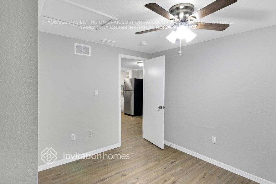 Building Photo - 431 Floridana Dr