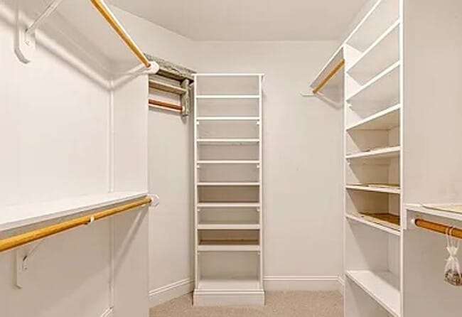 Building Photo - MUST SEE !!