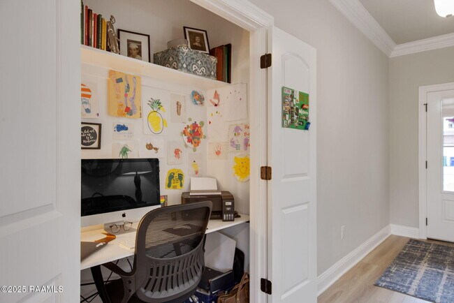 Building Photo - 301 Oak Hill Ln