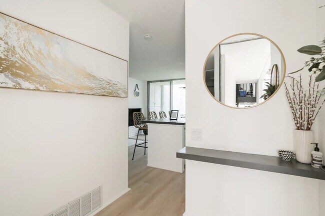 Building Photo - 1773 Torrance St