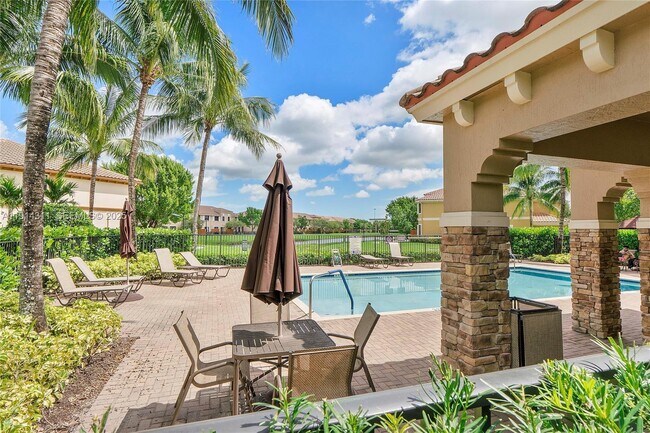 Building Photo - 10450 Wellington Parc Dr