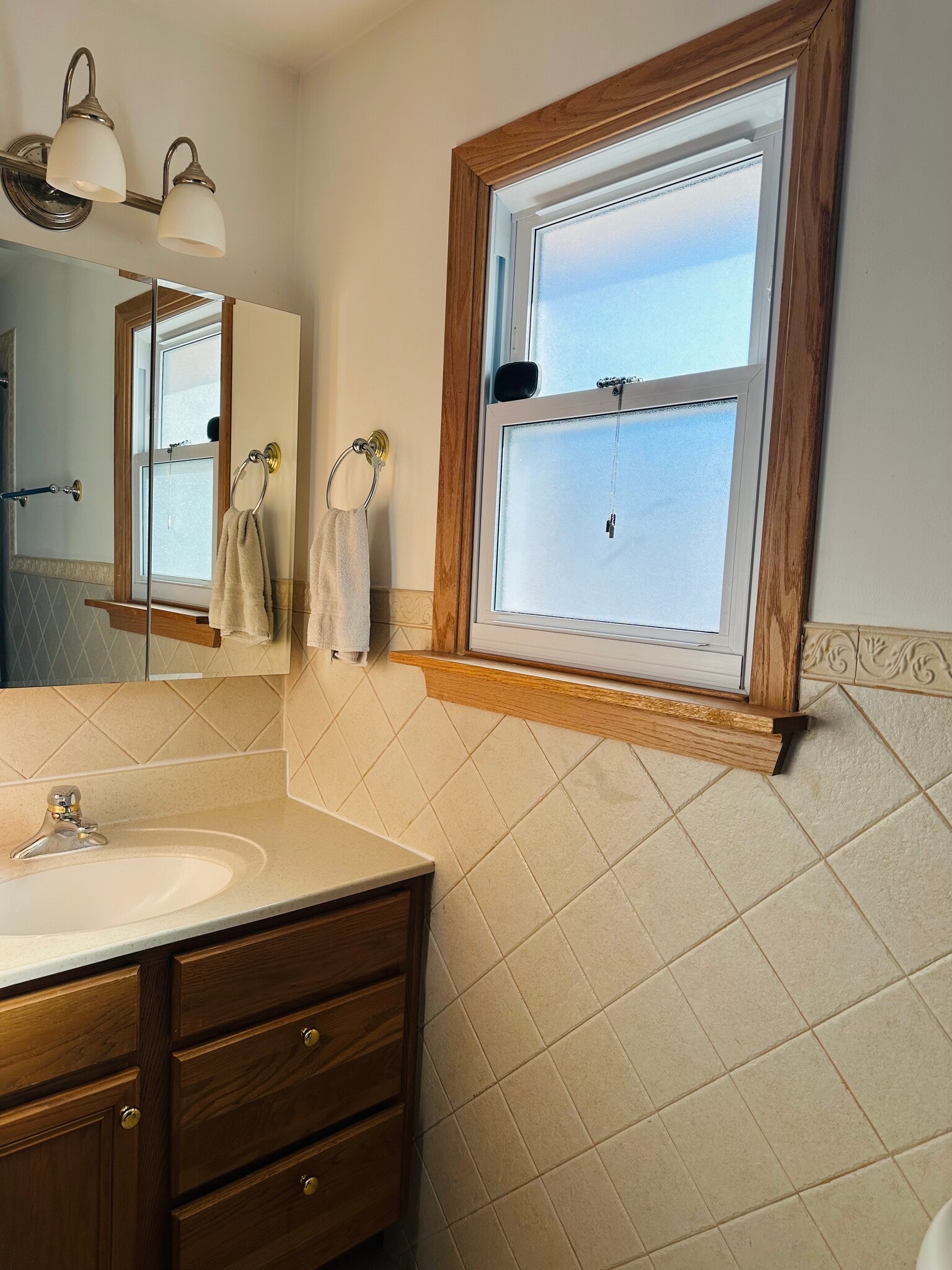 Building Photo - 9023 Central Ave