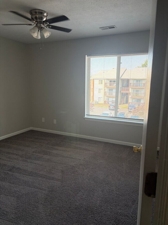 Building Photo - Hampton Club Gated Community