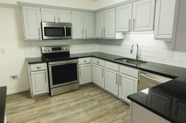 Building Photo - 3804 Summer Cloud Dr