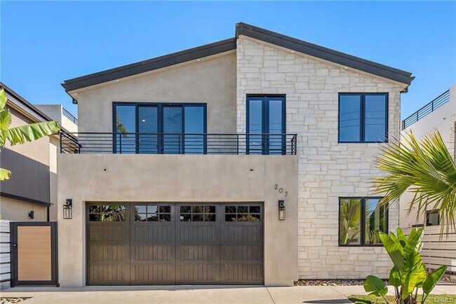 Building Photo - 207 W Avenida San Antonio