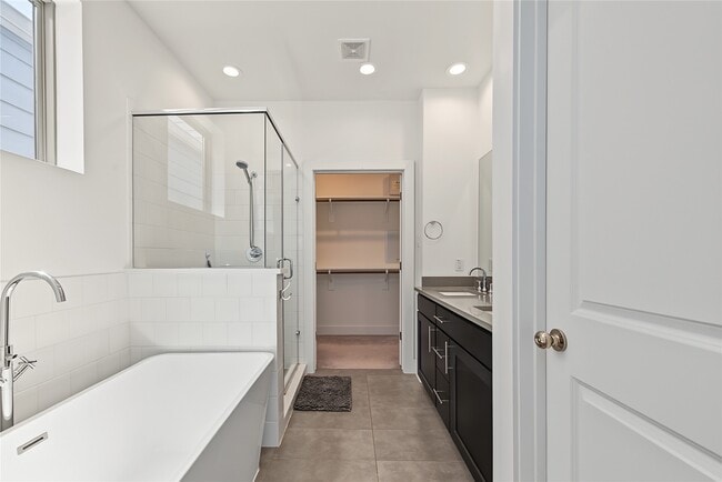 Building Photo - 2208 McGowen St