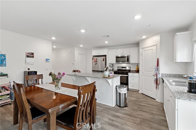 Building Photo - 30907 Challenger Ct