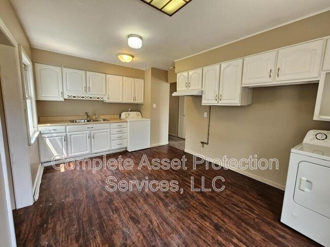 Building Photo - 1554 177th St