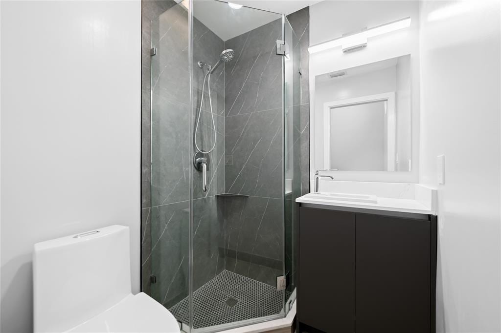 Building Photo - 340 City View Dr