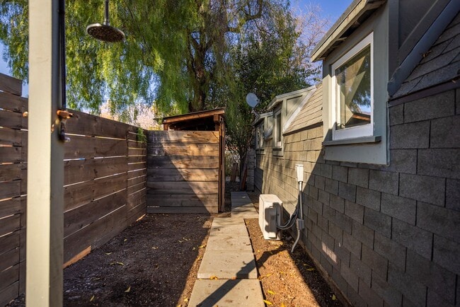 Building Photo - Ojai Funk Zone Hideaway