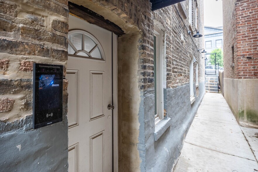 Building Photo - 2243 W 23rd Pl
