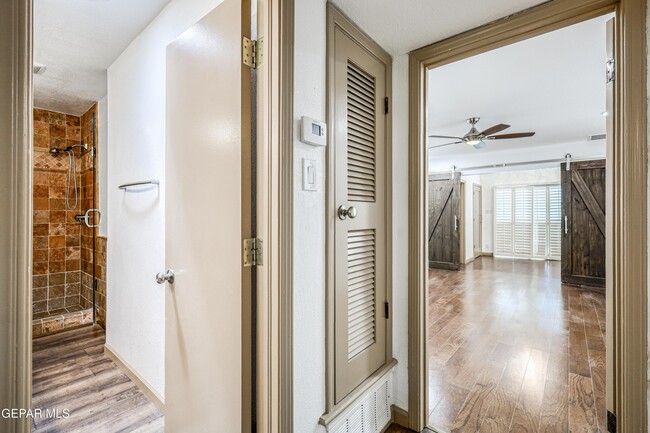 Building Photo - 4945 Vista Grande Cir