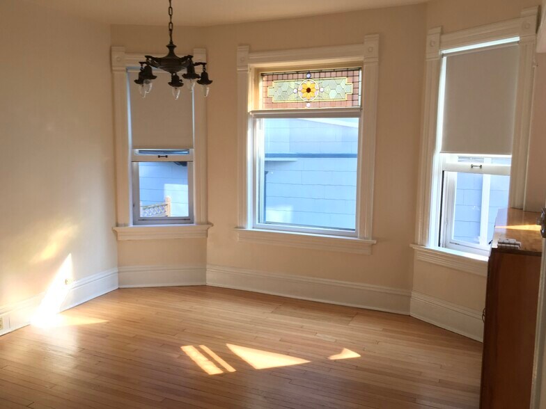 Dining Room - 2465 S Howell Ave