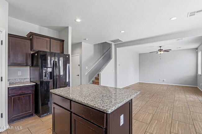 Building Photo - 1041 Earthstar Pl