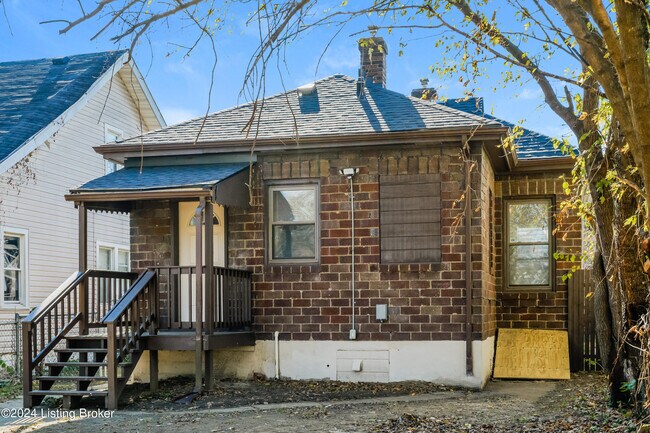 Building Photo - 2133 W Lee St