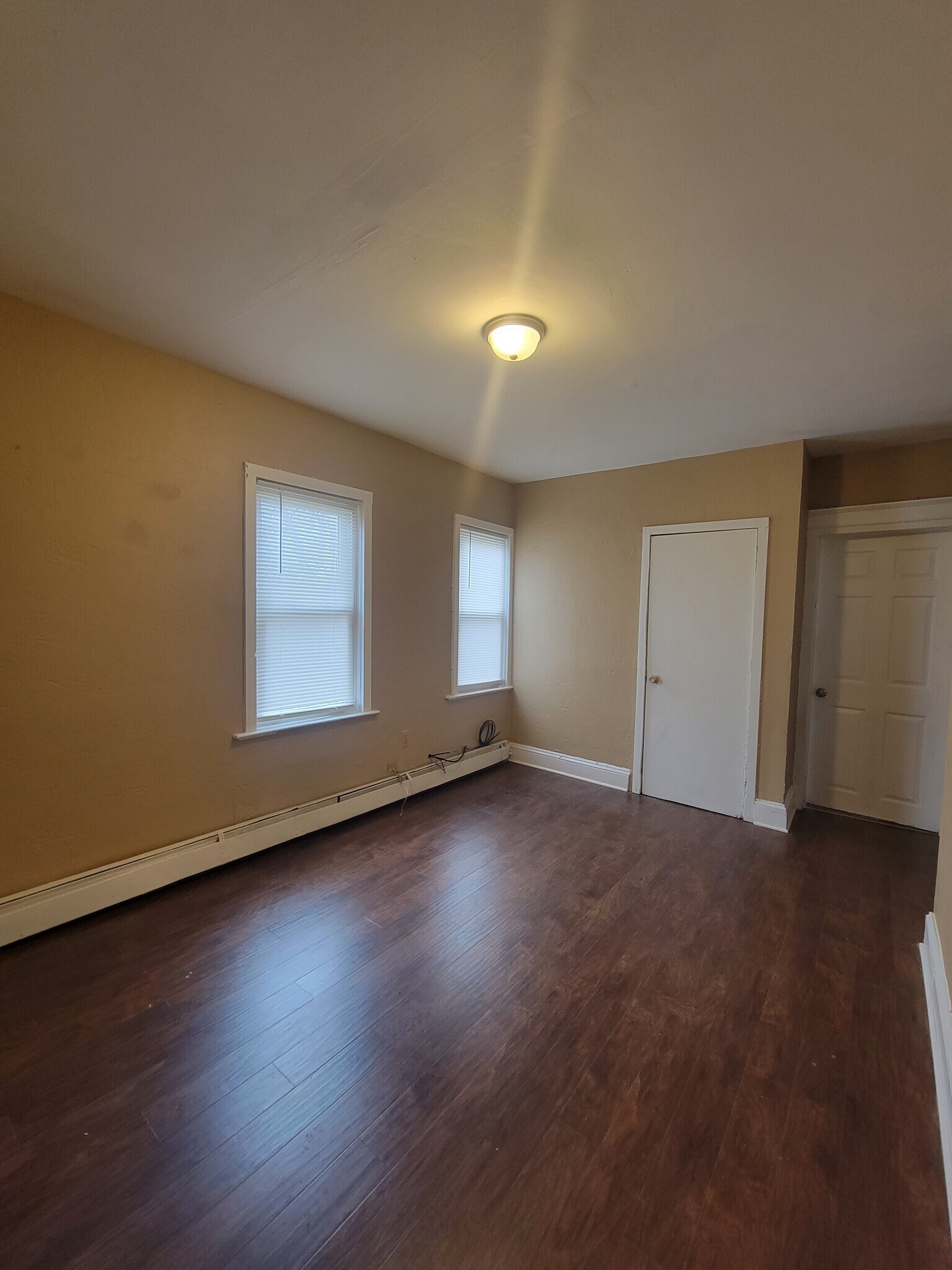 Living room - 1462 Olden Ave