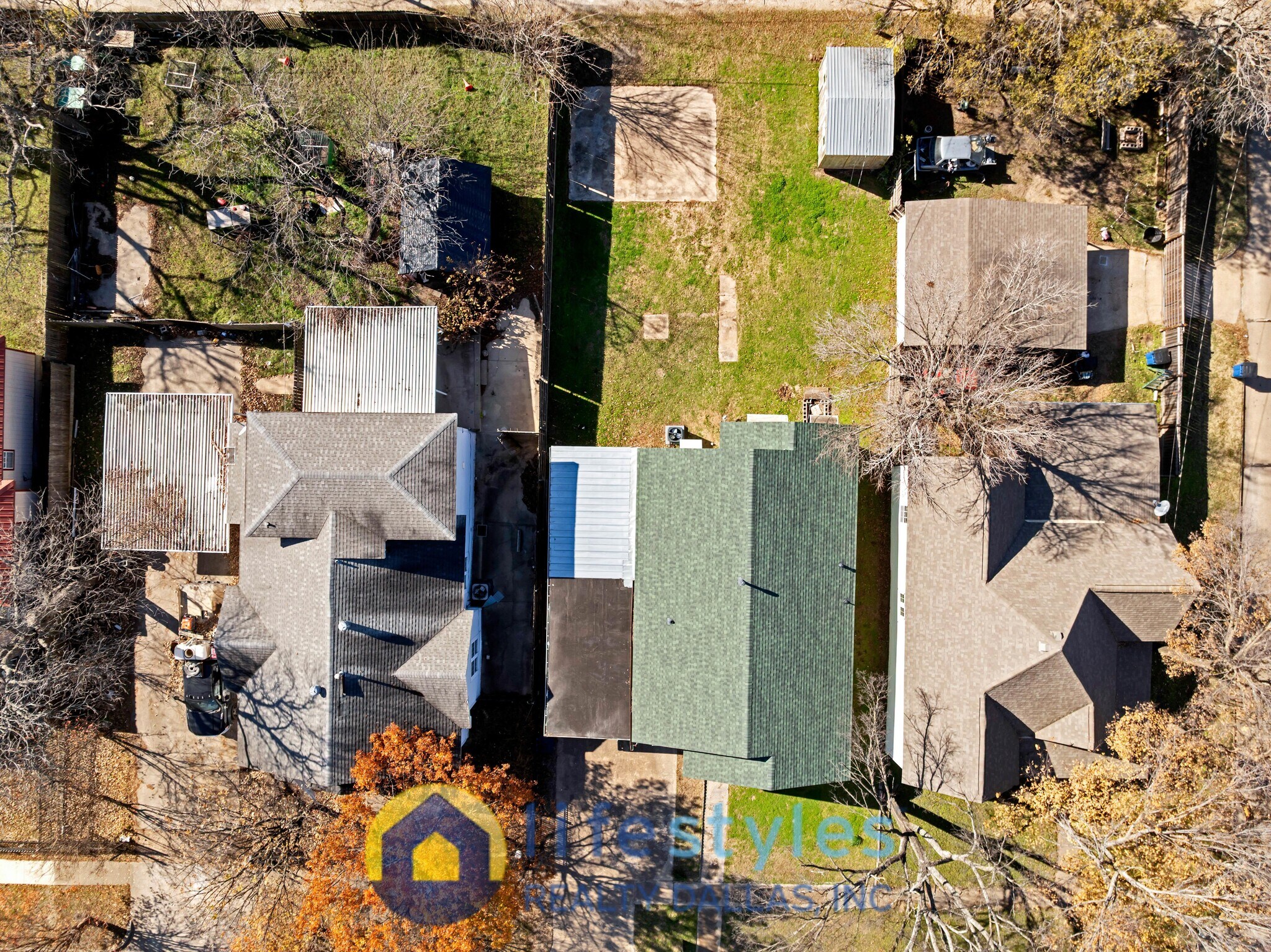 Building Photo - 907 NW Main St