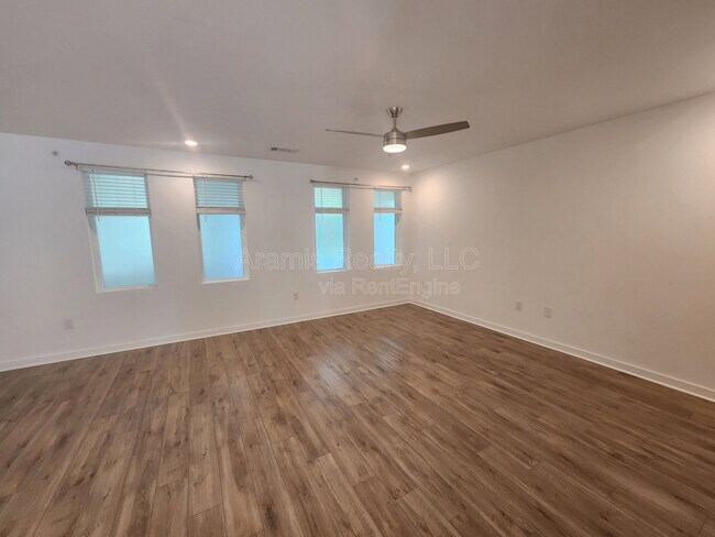 Building Photo - 383 Grant Cir SE