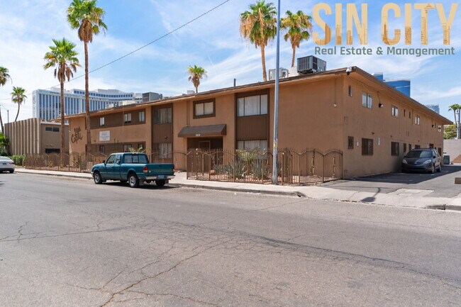 Building Photo - 2659 S Van Patten St