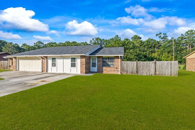 Building Photo - Stylish 3 Bed, 2 Bath Renovated Duplex in the Heart of Rincon!