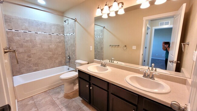 Building Photo - 11309 Scenic Brush Dr