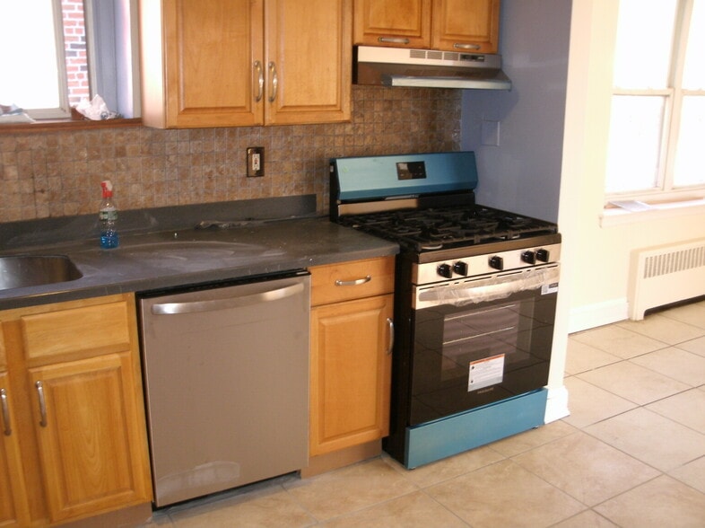 Building Photo - 5301 Glenwood Rd