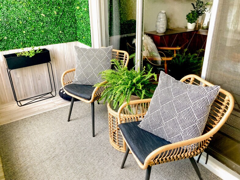 Building Photo - 14 Lockwood Dr