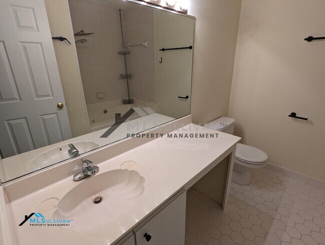 Building Photo - 419 Summerwalk Cir