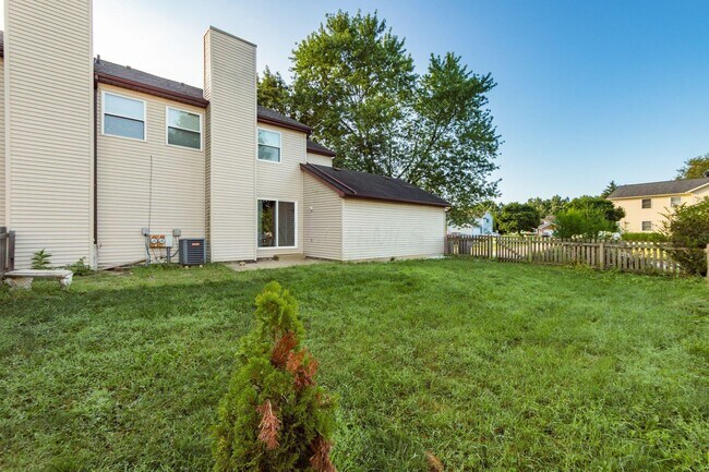 Building Photo - 7609 Seasons Dr