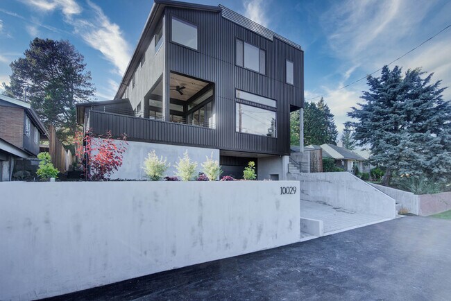 Primary Photo - 10029 11th Ave NW