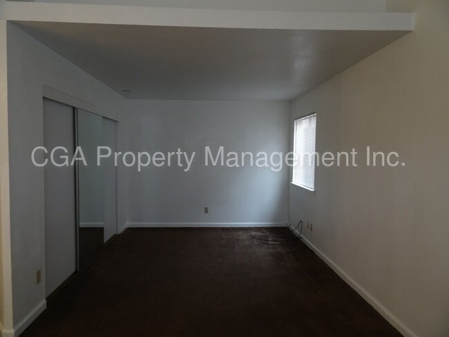 Building Photo - Cute 3 bedroom 2 bath in Antelope!