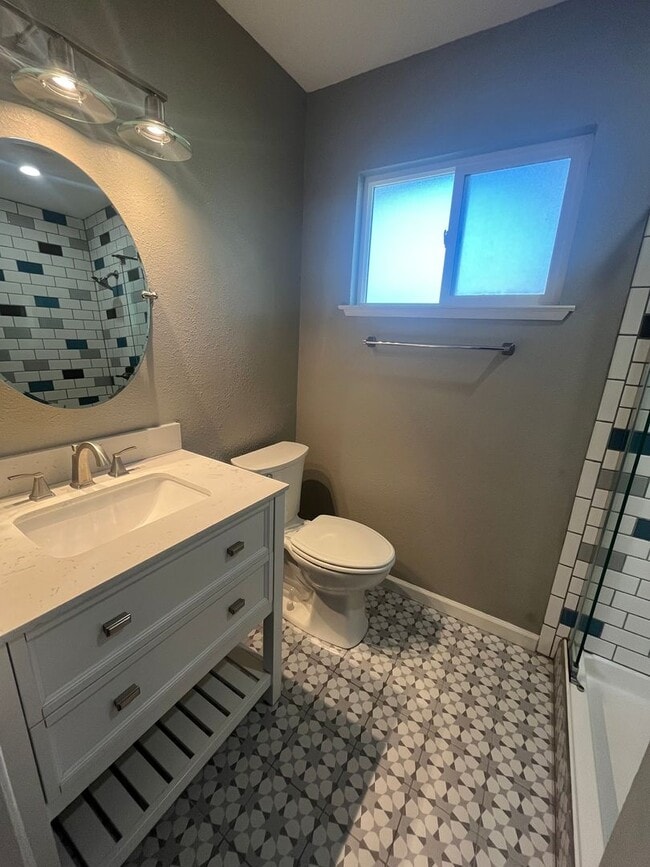 Building Photo - 4818 Suncrest Way