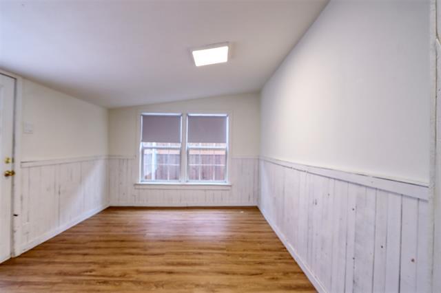 Building Photo - 315 E Avenue F
