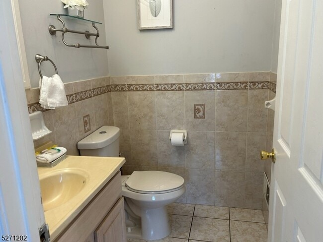 Building Photo - 29 Madonna Pl