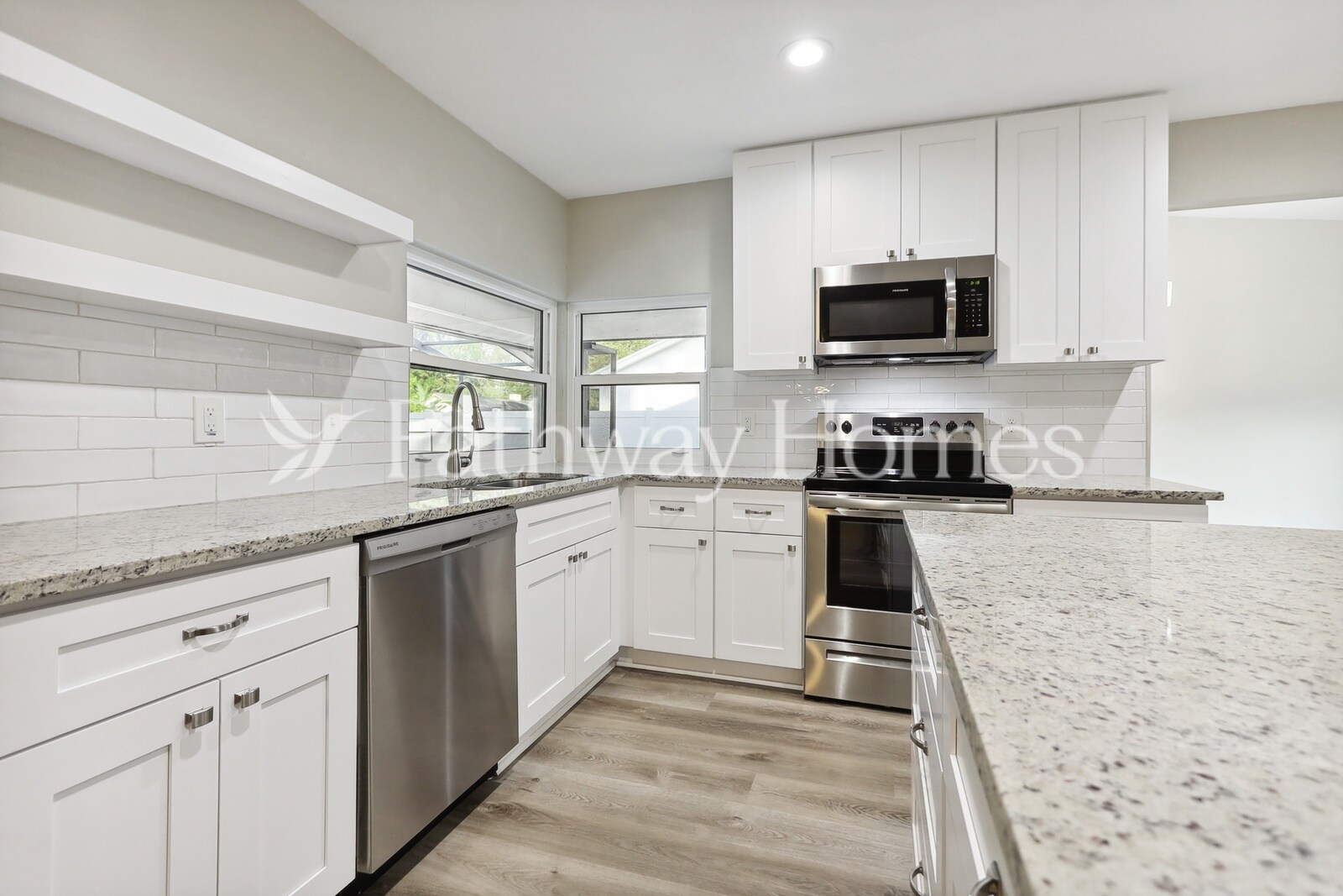 Building Photo - 1935 Spanish Oaks Dr N