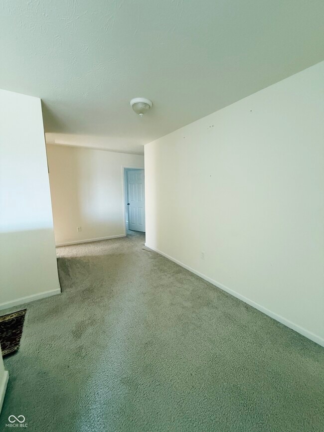 Building Photo - 822 Blue Ash Trail