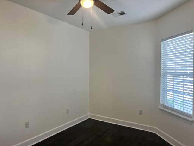 Building Photo - 3 BEDROOM, 1ST FLOOR CONDO IN CAROLINA FOREST!